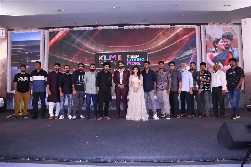 Telugu Movie Bhaje Vaayu Vegam Pre Release Event Photos